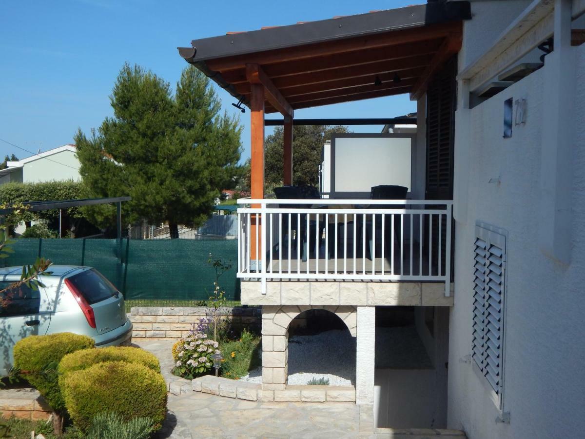Apartman Duje Petrcane Exteriör bild